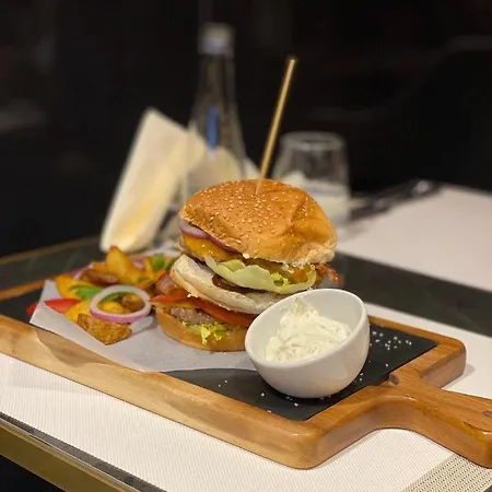 Ξενοδοχείο Royal Putnik 4*