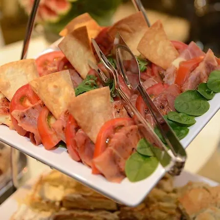 Ξενοδοχείο Royal Putnik 4*